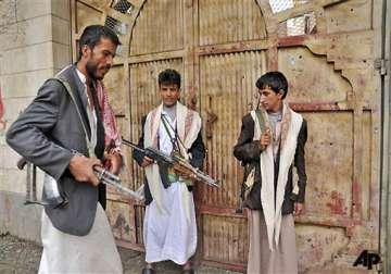 islamic militants tighten grip on south yemen town