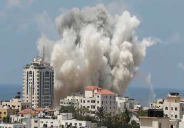 gaza war resumes after 10 day lull with israeli air strikes