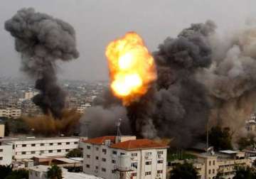 israeli jets bomb gaza death toll reaches 105 in 4 days