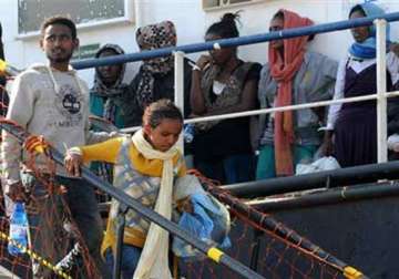 italy saves over 300 migrants at sea ten die