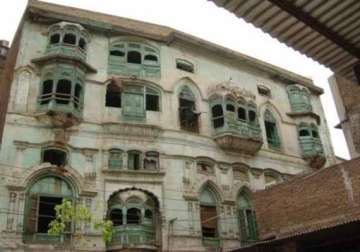 kapoors ancestral home in peshawar crumbling report
