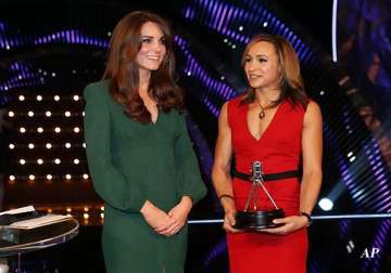 kate middleton attends uk sports awards show