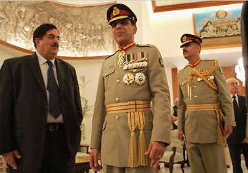 kayani wants urgent steps to deal with law and order in pak