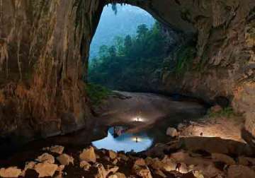 know about world s largest cave son doong in vietnam