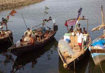 lanka awaits india response on talks to solve fishermen issue
