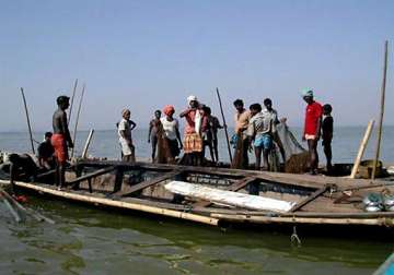 lanka court orders release of 31 indian fishermen