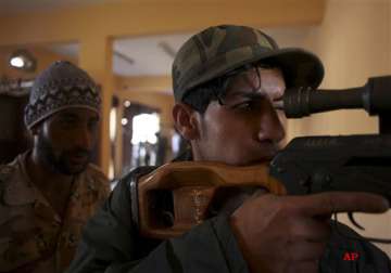 libya fighters in new push on gaddafi desert redoubt