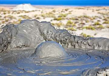 life appeared on earth from mud volcanoes in greenland 3.8 billion years ago