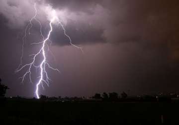 lightning kills eight in bangladesh