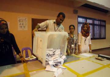 low voter turnout in maldives as cloud gathers over runoff