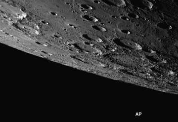 nasa s messenger starts orbiting mercury a first