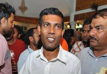 nasheed regime s officials barred from leaving maldives