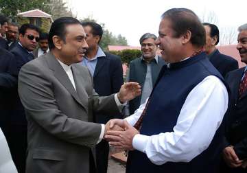 nawaz sharif to allow zardari to complete his term as president