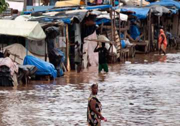 nigeria floods displace 4 000 people
