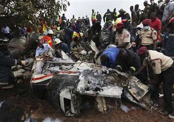 nigeria 14 killed as plane nosedives in lagos