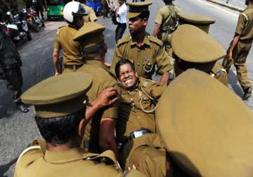 27 inmates killed in sri lanka jail shootout