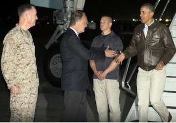 obama slips into afghanistan to visit us troops