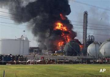 one dead 77 injured in us chemical plant blast