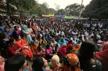 opposition strike cripples life in bangladesh