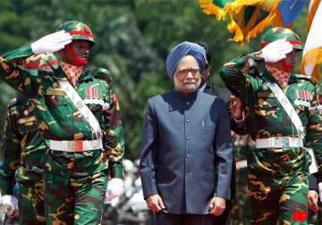 pm pays tributes to bangladesh liberation heroes