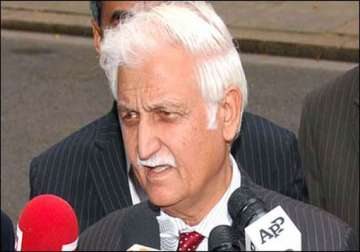 ppp criticises dr khan for blaming benazir