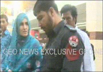 pak geo news telecasts policeman manhandling woman in lahore