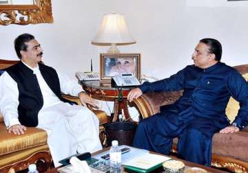 pak sc to decide on fate of zardari gilani tomorrow