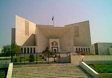 pak supreme court is now an arena for lurid political theatre says nyt