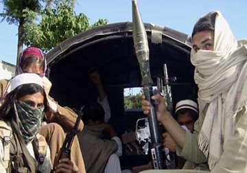 pak taliban releases 17 hostages