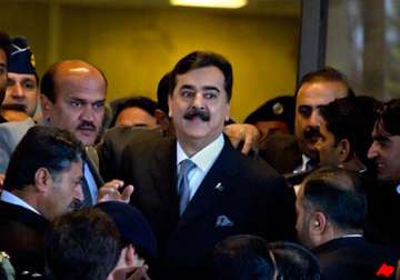 pak authorities summon gilani s son for questioning