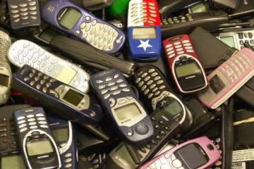pak blocks cell phones on day of protest against anti islam film