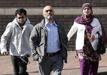 pak husband 3 reatives jailed for 58 years in birmingham for killing pregnant wife