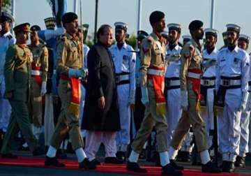 pakistan pm nawaz sharif pays tribute to armed forces