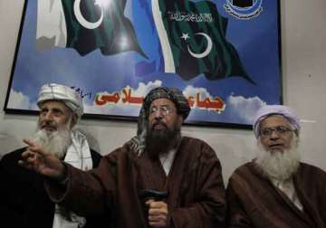pakistan taliban negotiators meet militants leaders on peace talks