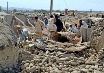 pakistan quake death toll rises to 348