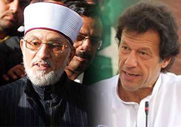 imran khan launches his azadi march from lahore
