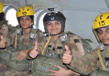 pakistan s women paratroopers create history