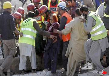 pakistani woman saved after 31 hours under rubble