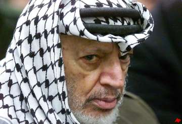 palestinian leader approves digging up arafat s body