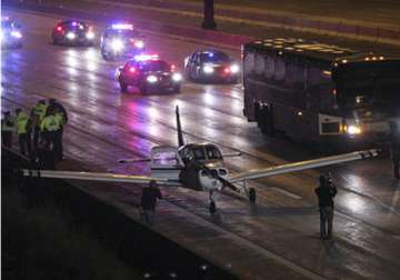 plane makes emergency landing on freeway