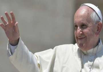pope francis urges an end to israel palestine conflict