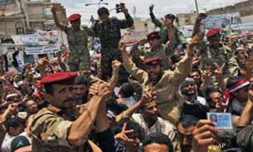 protesters demand immediate resignation of saleh in yemen