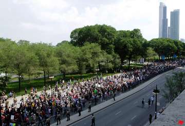 protesters march through chicago to nato summit