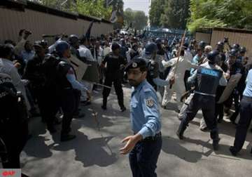 protesters storm diplomatic enclave in islamabad army called in