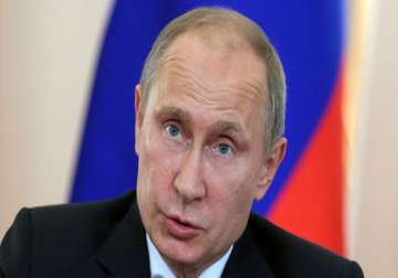 putin signs treaty adds crimea to map of russia