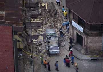 quake kills two 32 injured in guatemala
