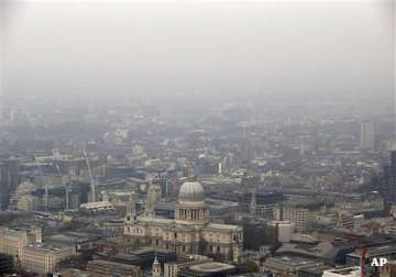 residents wheeze as england hit by second day of smog