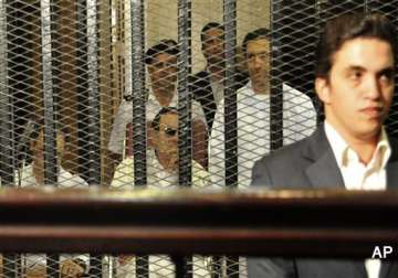 retrial of egypt s mubarak adjourned to august 17