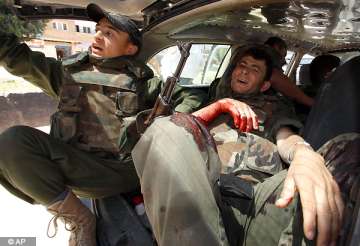 roadside bomb wounds 6 soldiers after un convoy passes by