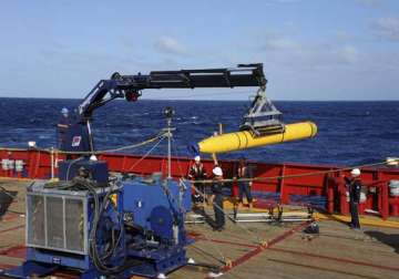 robot submarine makes first complete search for mh370